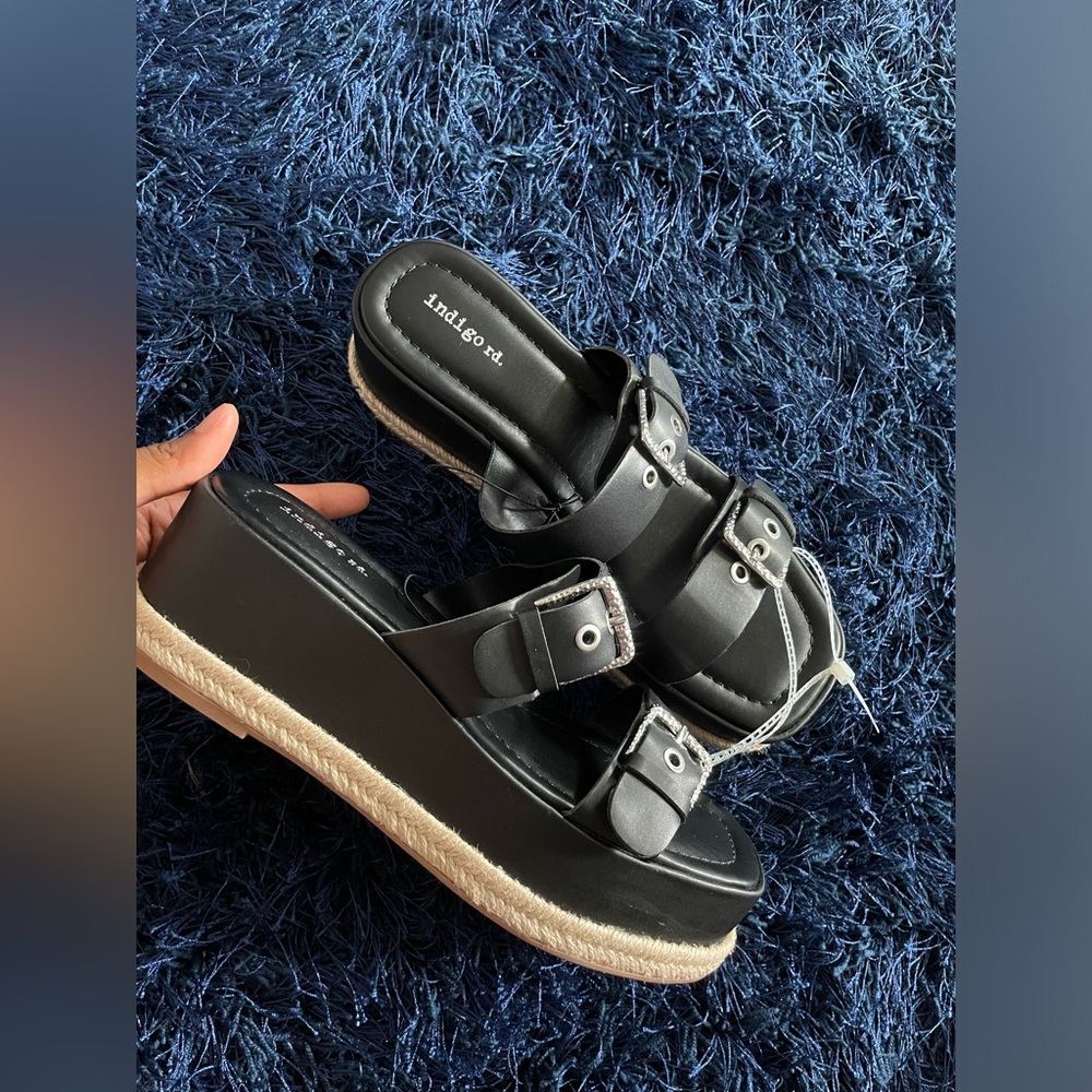 Sandals - Picture 4 of 5